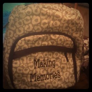 31 camera bag/cross body travel bag